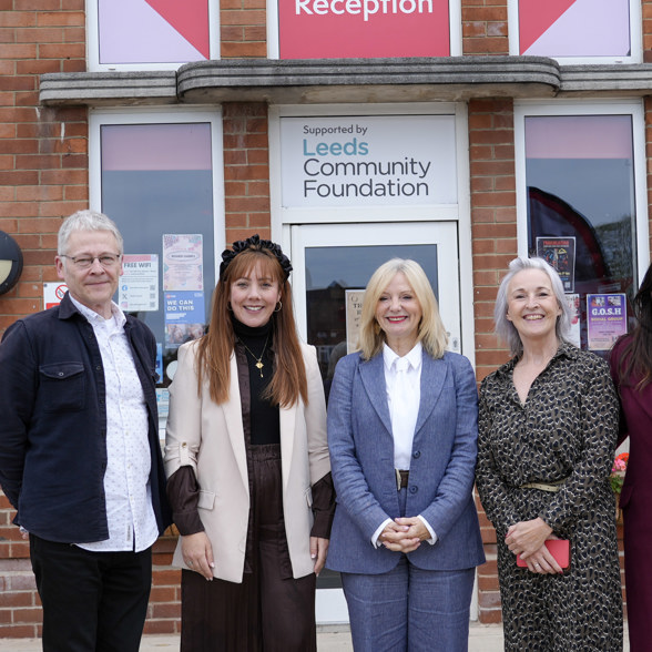 Free laptop scheme to boost employment introduced by mayor