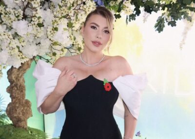 Olivia Bowen backs Paws for a Cause campaign