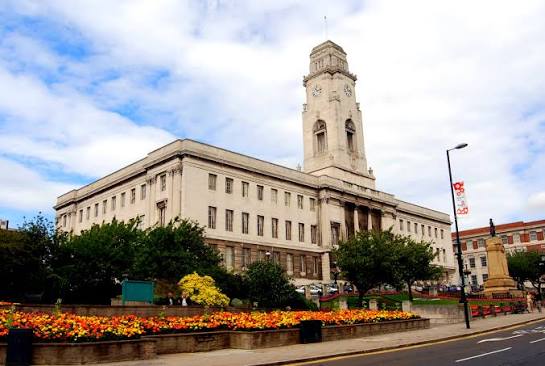 Barnsley council awards long-serving employees with ceremony