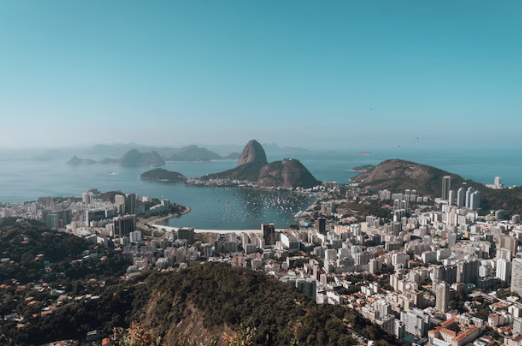 Between sirens and silence, sleeping in São Paulo