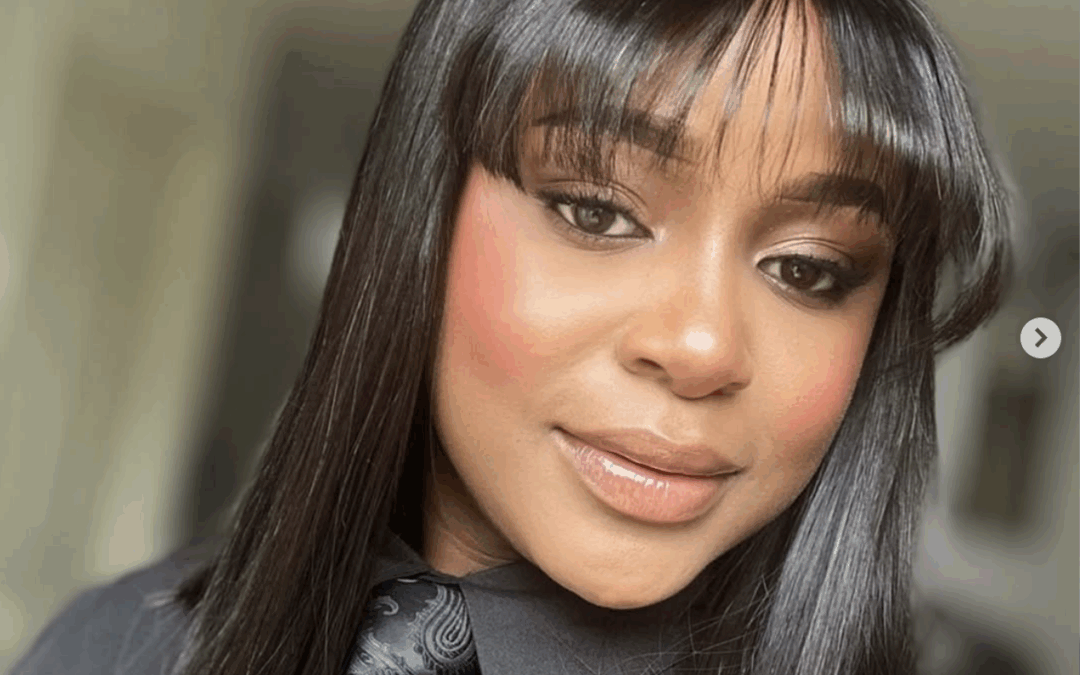 Zimbabwean Mother Teaches Cultural Legacy to Her Daughter