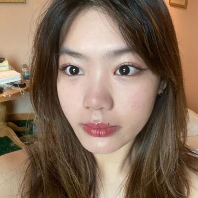 Glowing in the Tropics: Navigating Skincare in Singapore’s Humid Climate