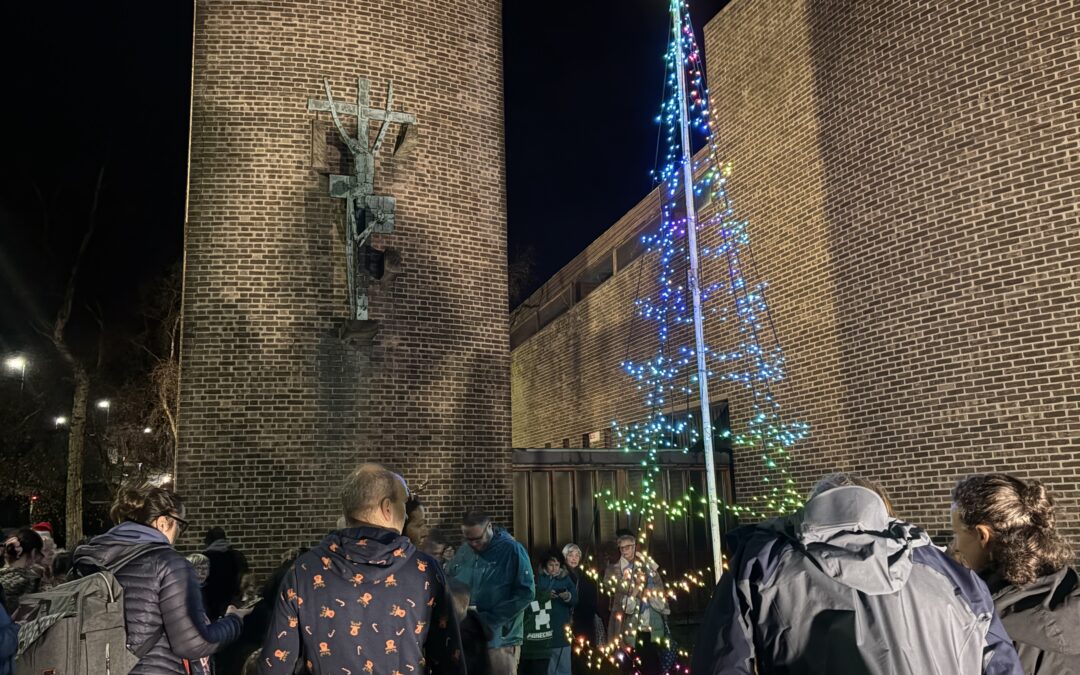 Richmond community gathers together at Tree of Hope switch-on event